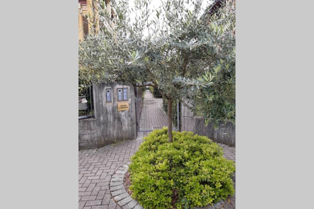 Il Torchio Rooftop Apartment With Wide Terrace Sirmione Exterior photo
